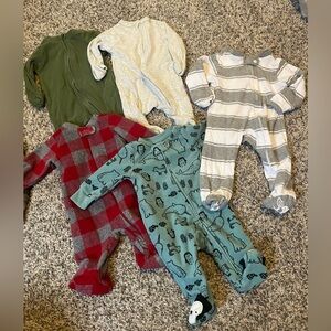 Bundle Pack of 12 Newborn baby boy clothing pieces & accessories